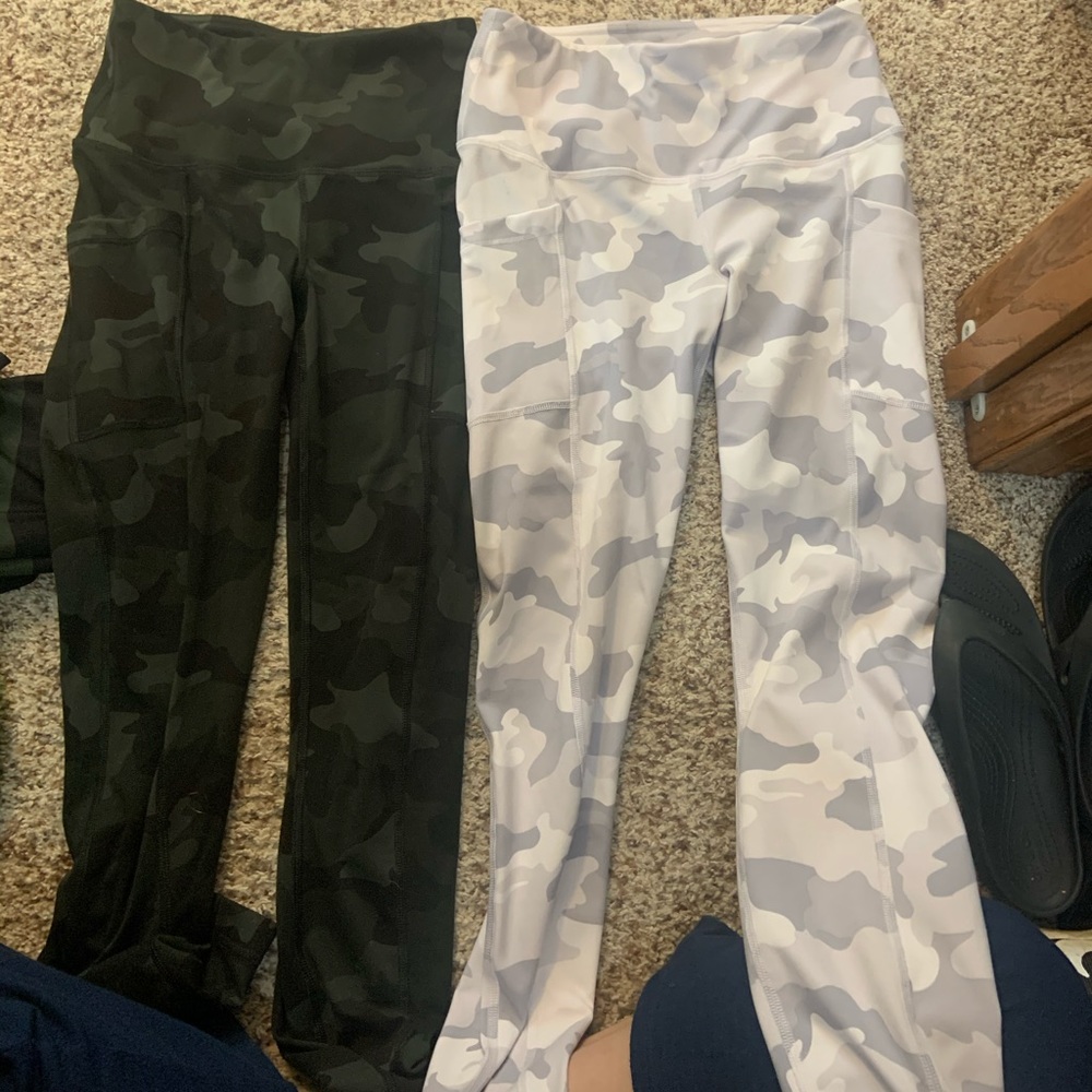 2 pairs yogalicious yoga pants - worn once - xs/s